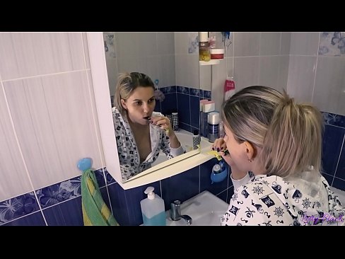 ❤️ פריצה עם צעירים בפיג'מה מסתיימים אוראלי בהצטיינות בתחת - לי שחור ️ פורנו קשה ב-iw.punkbass.ru ❤
